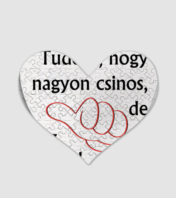  minta fehér pólón